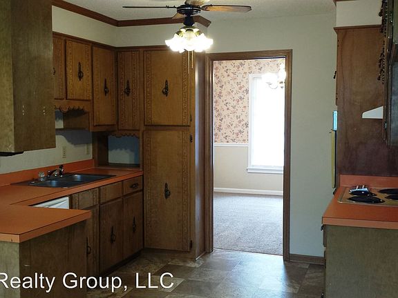 4th image of 1404 Waterbrook Dr
