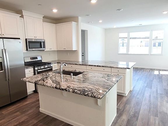 Chef's Kitchen - 2nd Countertop with Natural Lighting
(Comfortable Double-Seater)