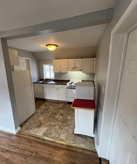 827 Lincoln St #2 — Photo 3