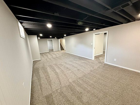 4th image of 4 Regal Cres