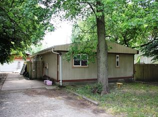 123 N Douglas St, Gilman, IL 60938