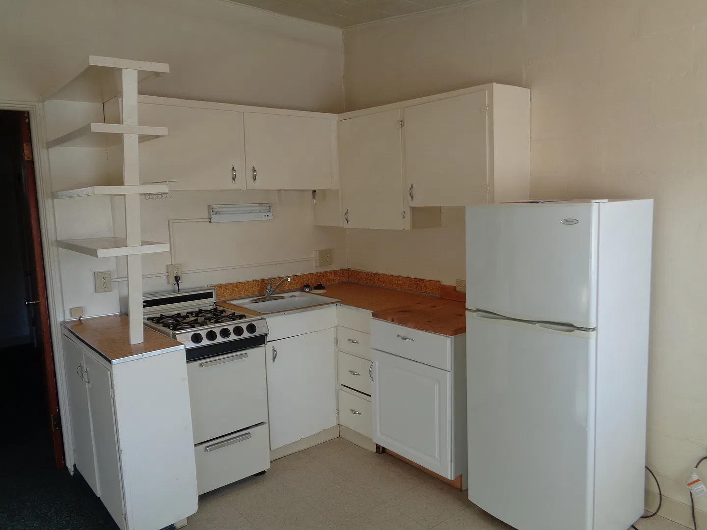 428 Milton - 14 Units — Photo 2