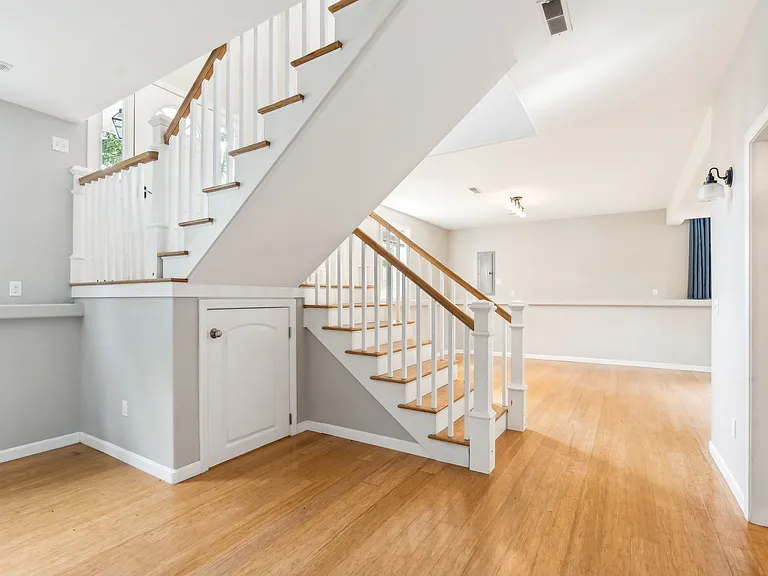 61 Julian Huxley Ln — Photo 14