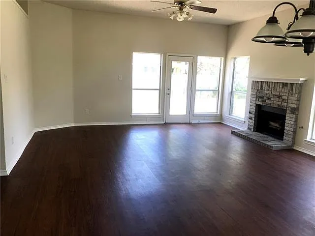 6310 Jessica Way — Photo 4