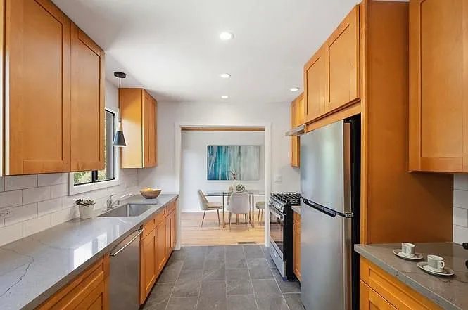 780 Acacia Ave — Photo 4