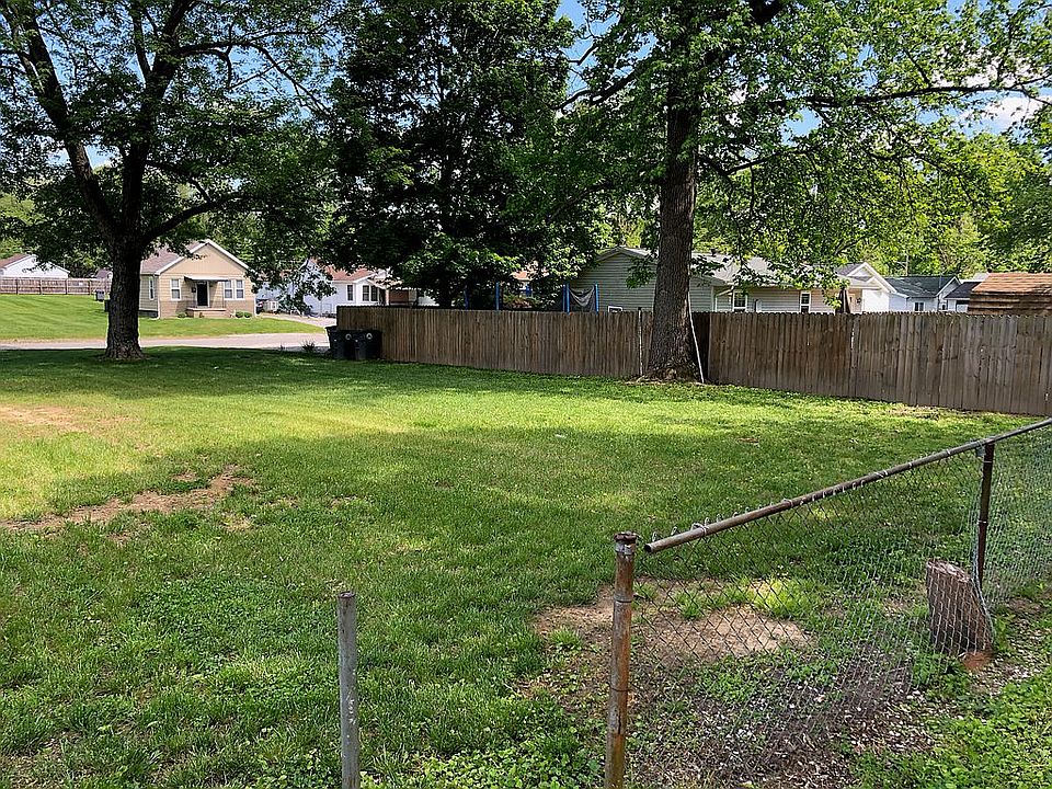 2nd image of 1813 Bosse Ave
