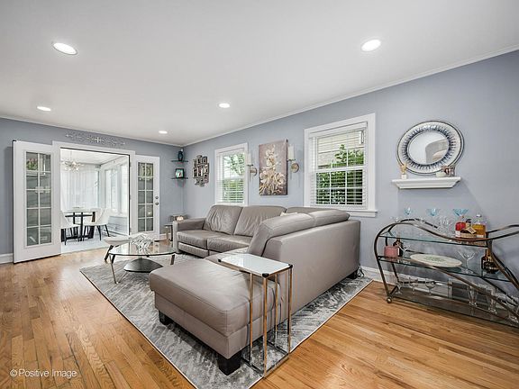 4th image of 7215 W Foster Ave