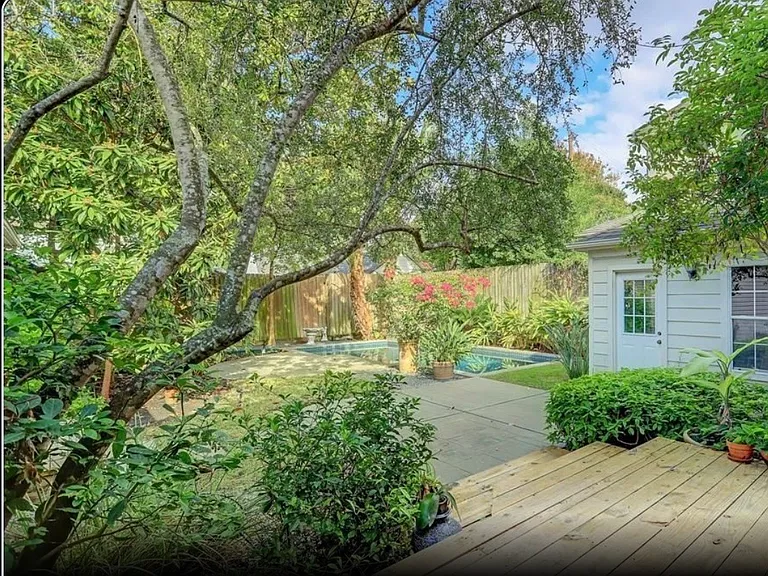2044 Addison Rd — Photo 14