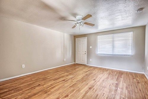 4th image of 7431 W Sells Dr