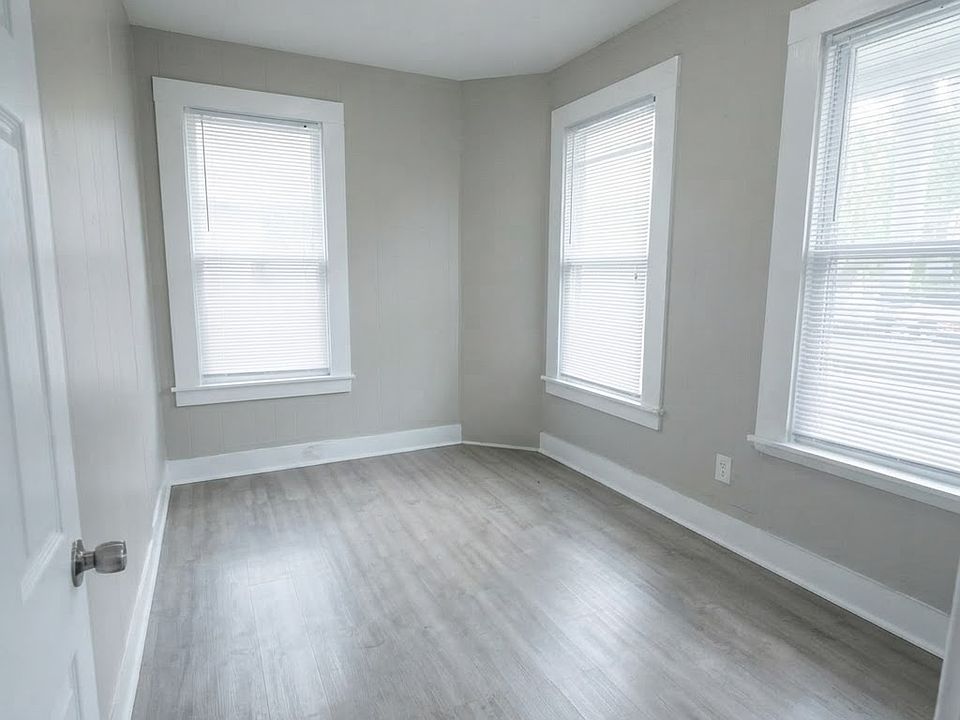 1st image of 15 Alton St #1