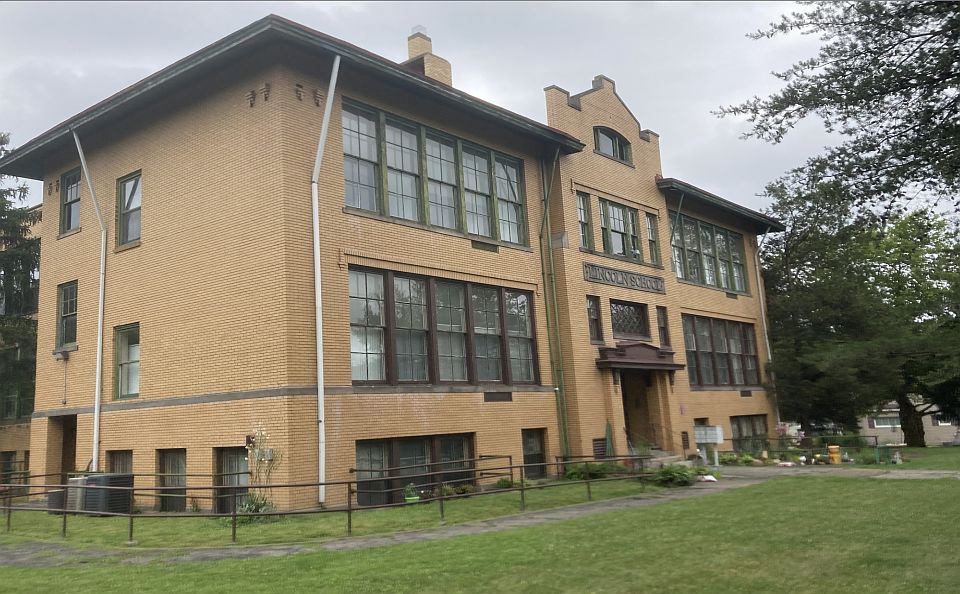 Building Photo 4