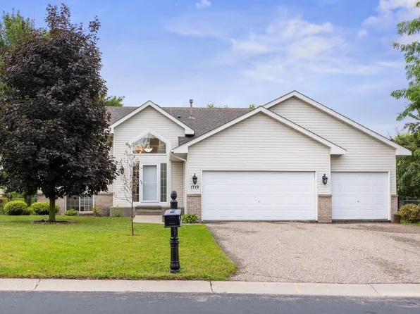 1719 Fountain Ln, Waconia, MN 55387