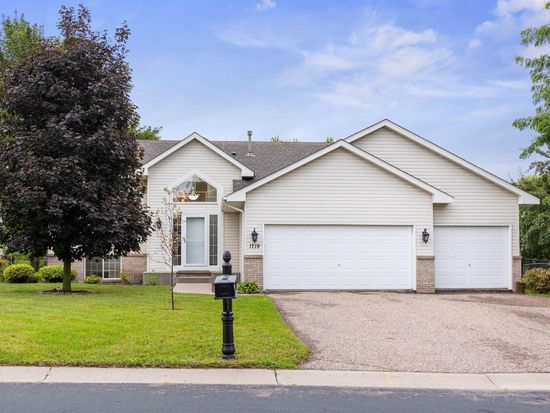 1719 Fountain Ln, Waconia, MN 55387