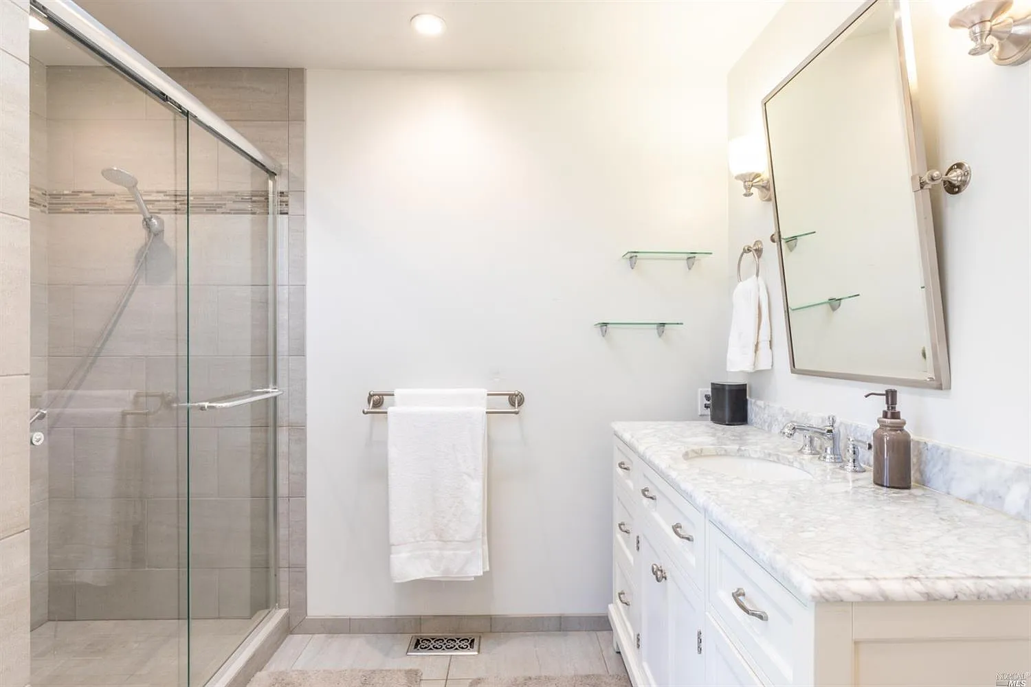 2 bed, 1250 sqft, $3,100 — Photo 4
