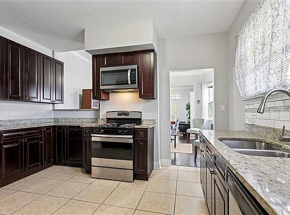 5th image of 3044 Louisiana Avenue Pkwy