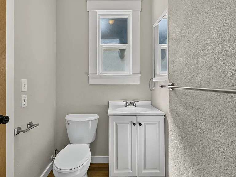 6020 NE Glisan St — Photo 18