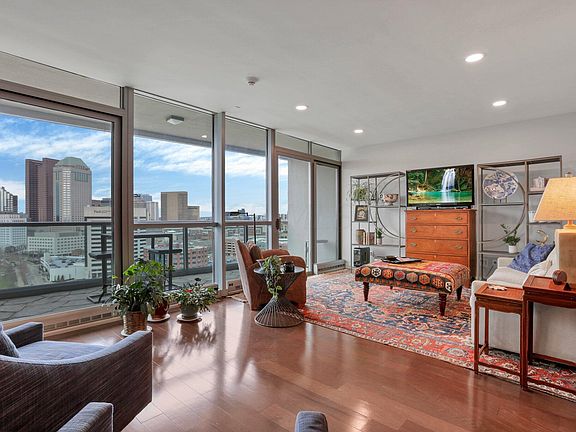 3rd image of 1 Miranova Pl APT 2020