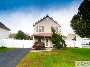 33 Delray Pl, Laurence Harbor, NJ 08879