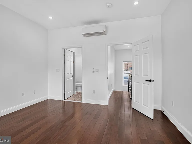 2319 N College Ave #B — Photo 15