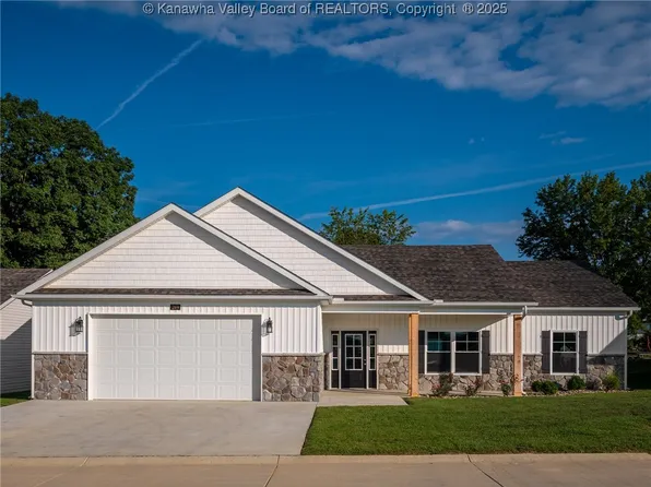 269 Steve Cir, Hurricane, WV 25526