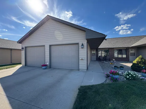 1119 S Anderson St, Mitchell, SD 57301