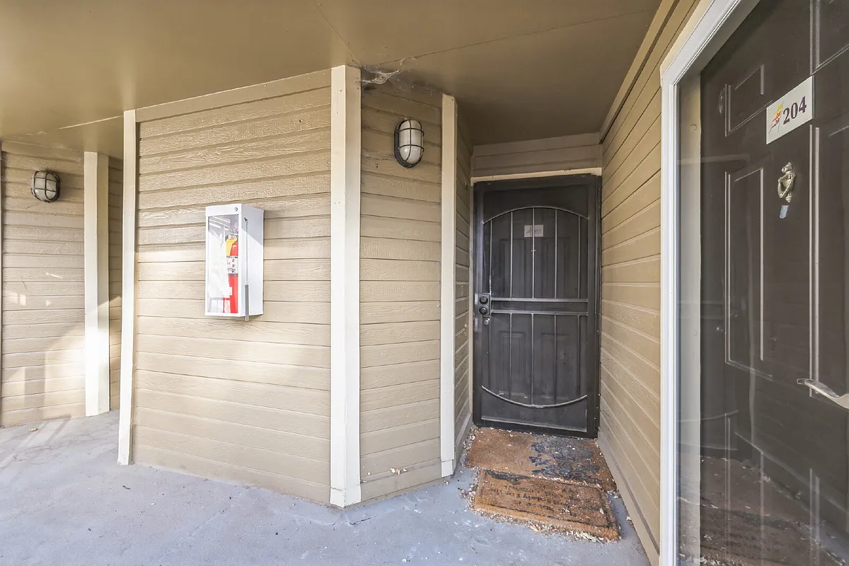 Building Photo - 6001 S Yosemite St #C208