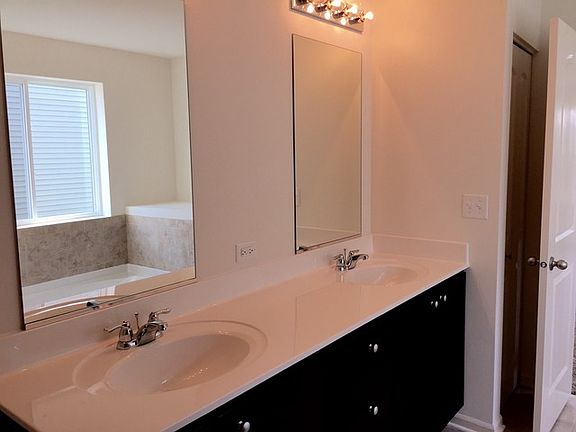5th image of 1136 Adagio Dr