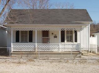 617 E Main St, De Soto, MO 63020