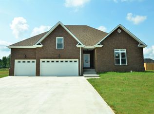 327 Ellington Dr, Clarksville, TN 37043
