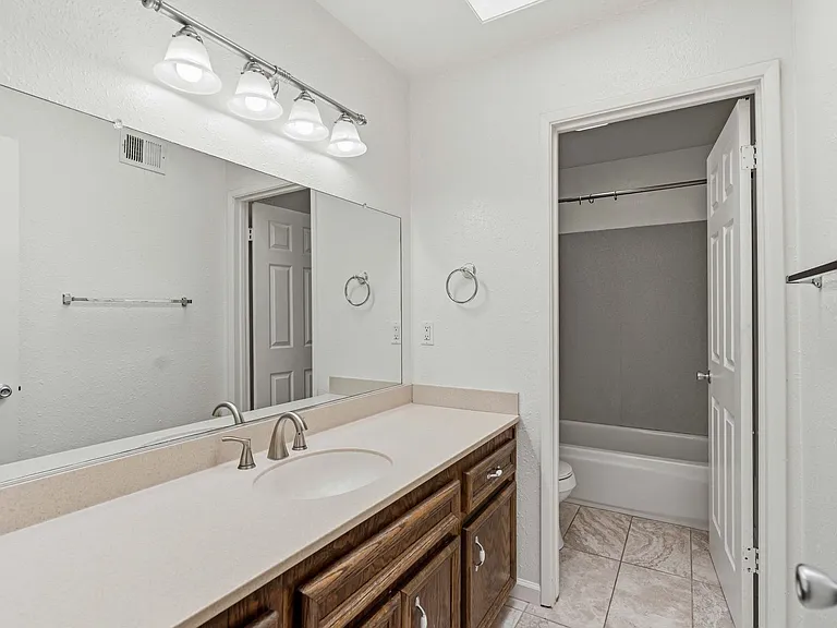 2025 Sweetwater Dr — Photo 11