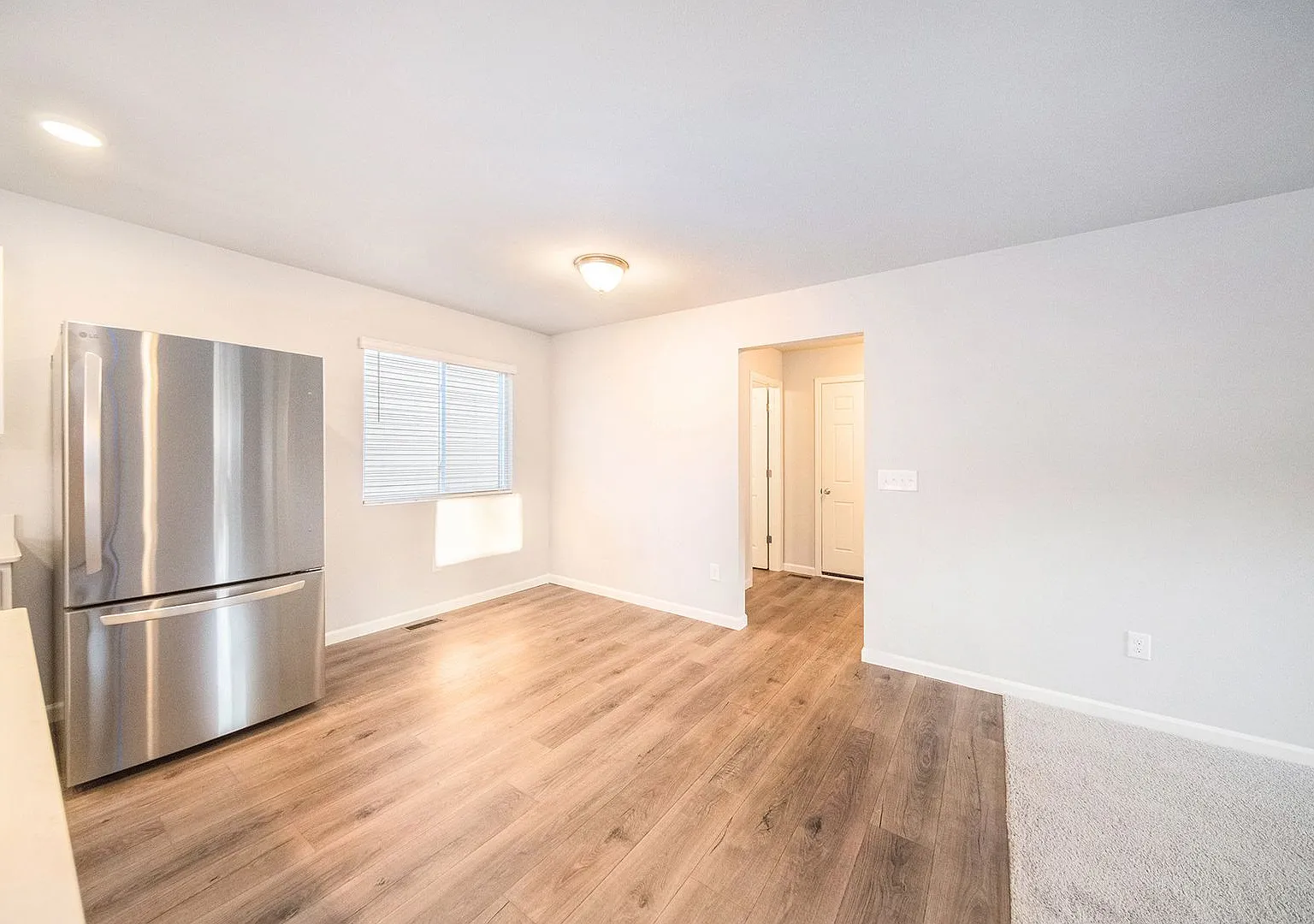 JW1011 — Photo 3