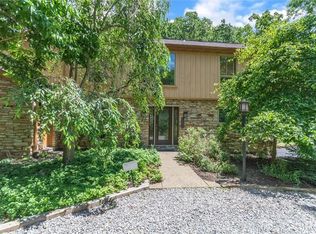 220 Shenot Rd, Wexford, PA 15090