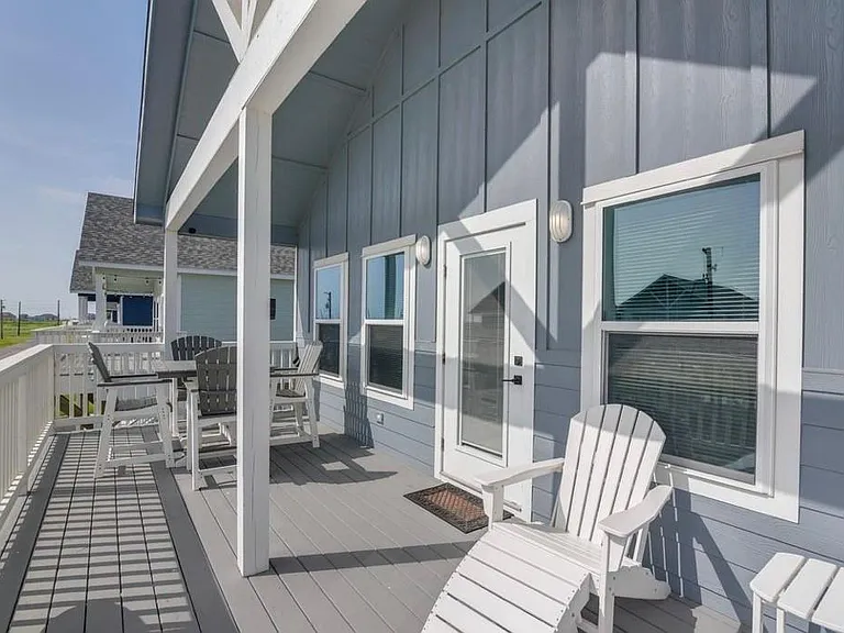 1049 Sunset Cir W — Photo 21