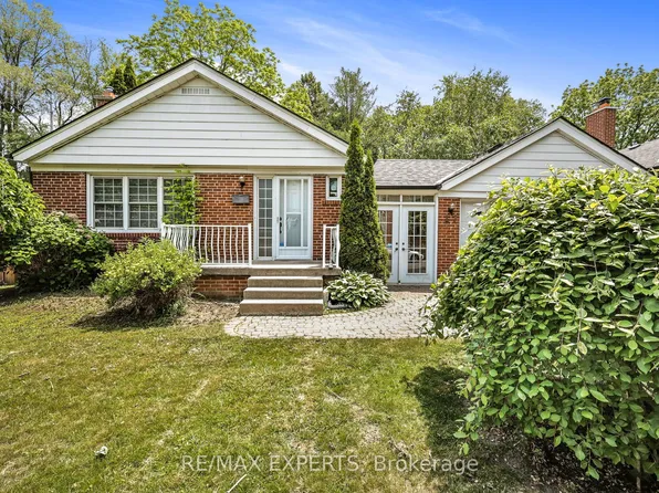 17 Brinloor Blvd, Toronto, ON M1M 1L3