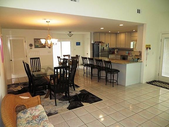 5th image of 701 Gulf Shore Dr