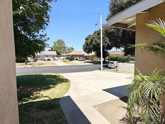 2nd image of 316 S Gardenglen St