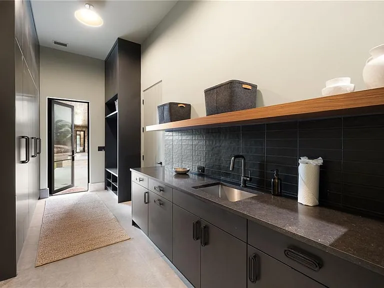 725 Rocky Point Dr — Photo 111