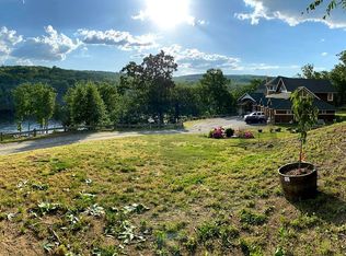 35 Fiddlehead Rd, Oxford, CT 06478