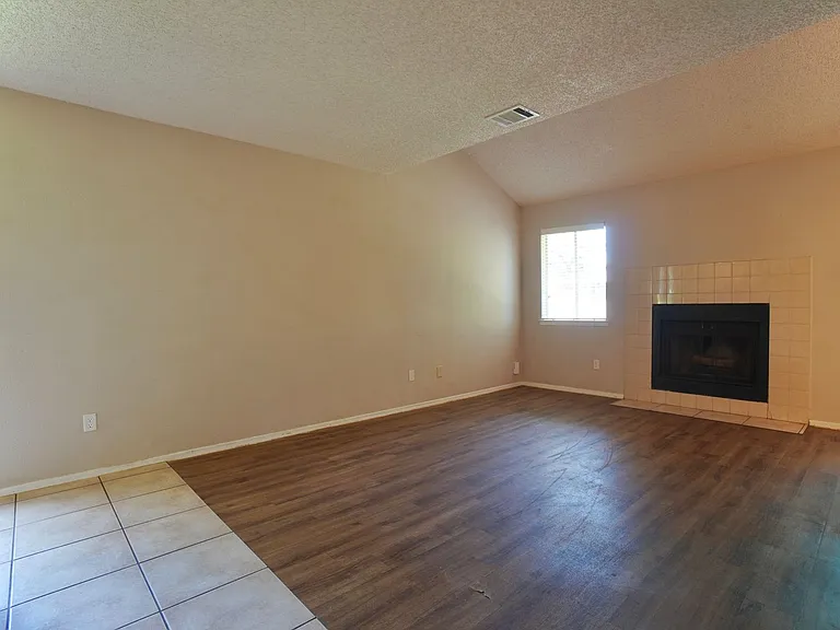7602 Woodstone Cv #A — Photo 4