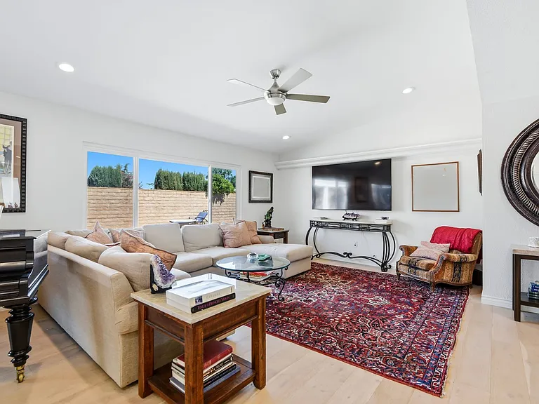 14 Nadine Ct — Photo 10