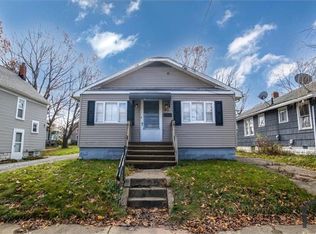 902 Cole Ave, Akron, OH 44306