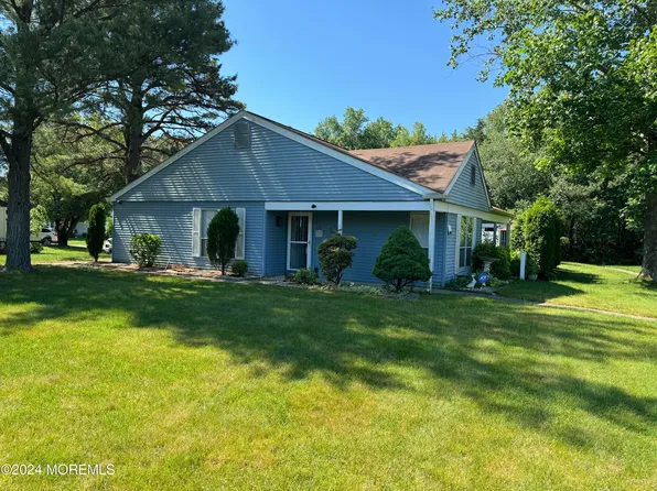 685A Friar Court, Manchester, NJ 08759