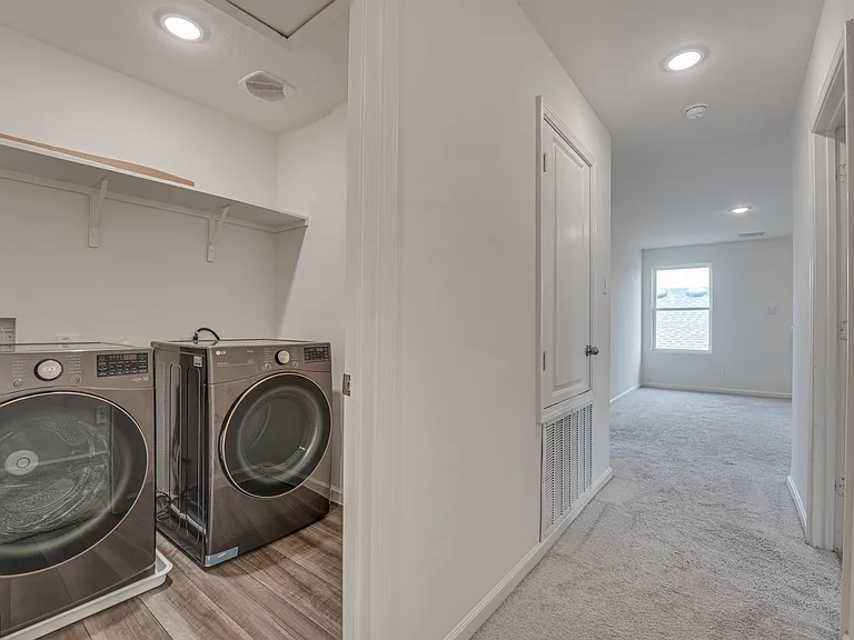 767 Camden Dr — Photo 22