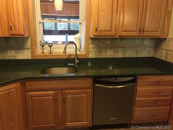 New Kitchen Quartz Counter ...