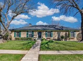 2005 Brentwood St, Gainesville, TX 76240