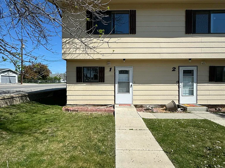 405 Roxy Ln #1 — Photo 1