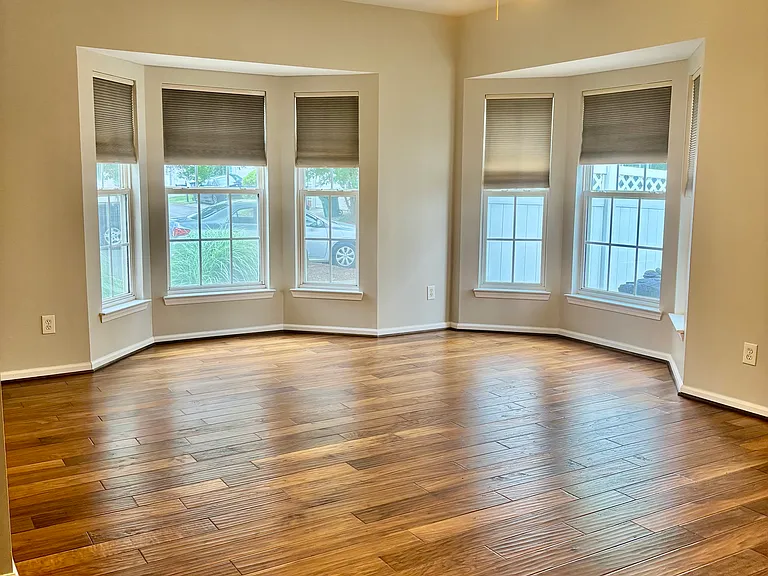 10394 Alexander Martin Ave — Photo 2