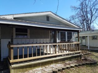 1420 Crestbrook Ln, Flint, MI 48507