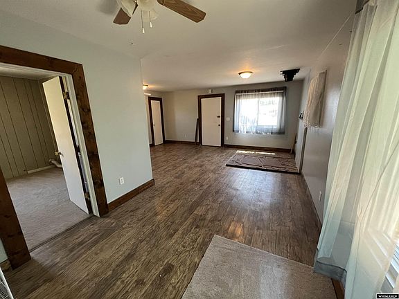 5th image of 820 E Park Ave