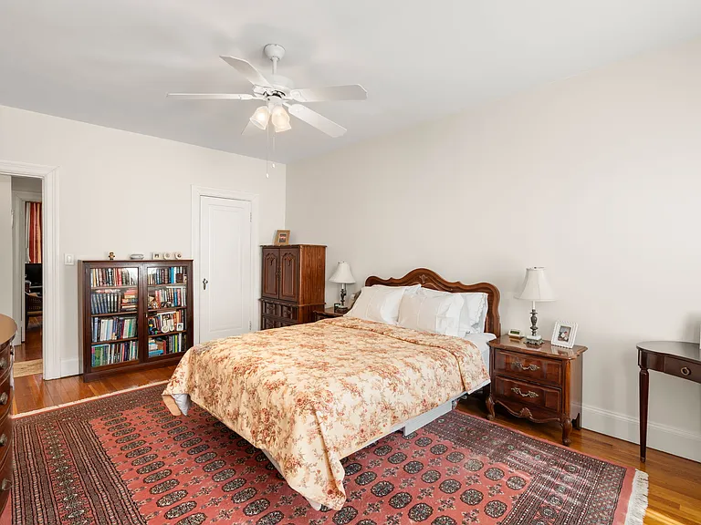 325 Tappan St #6 — Photo 17